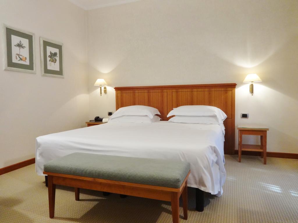 Hotel Excelsior Magenta Eksteriør billede