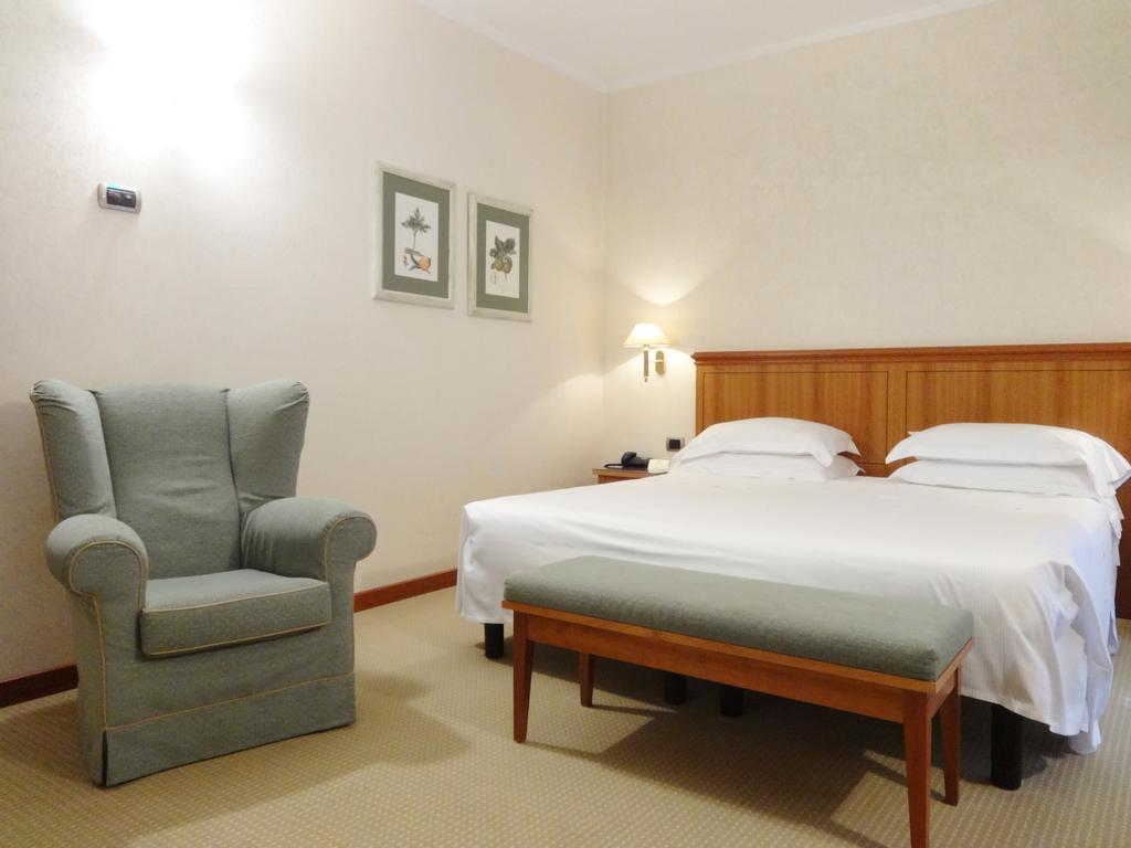 Hotel Excelsior Magenta Eksteriør billede