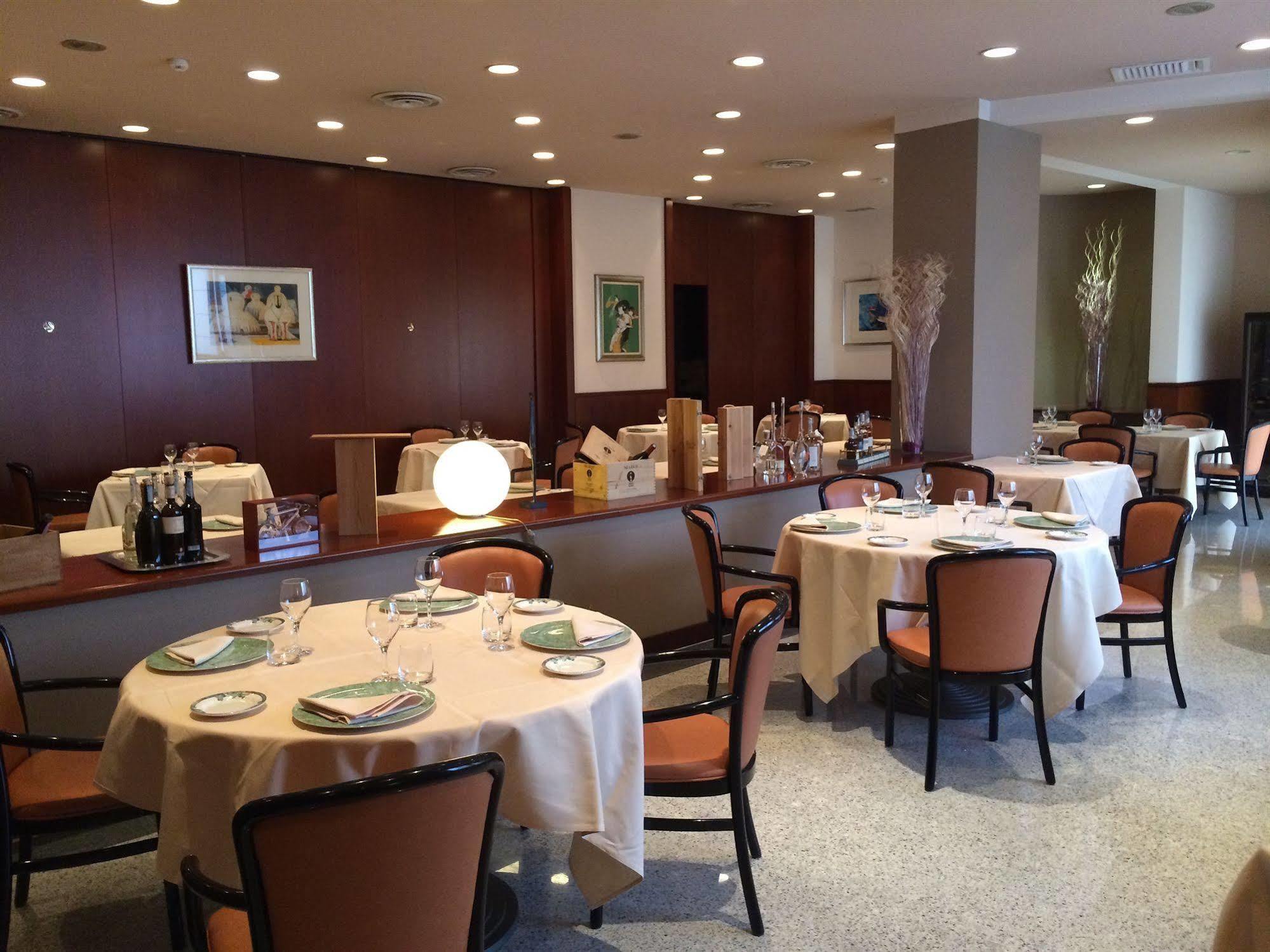 Hotel Excelsior Magenta Eksteriør billede